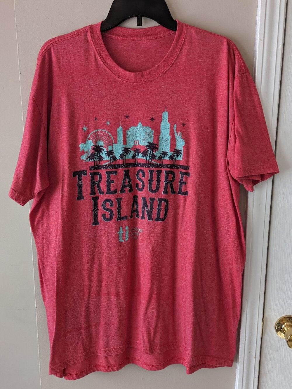 Treasure Island SS Tee Sz XL